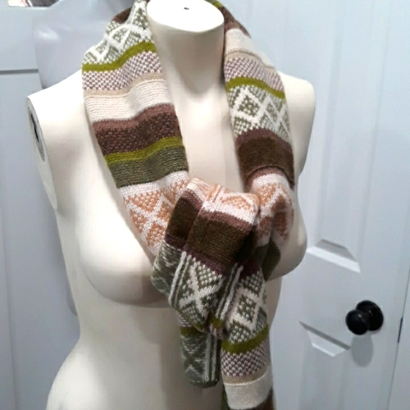 GAP brown and green lambswool scarf. Mint condition. - Picture 1 of 6